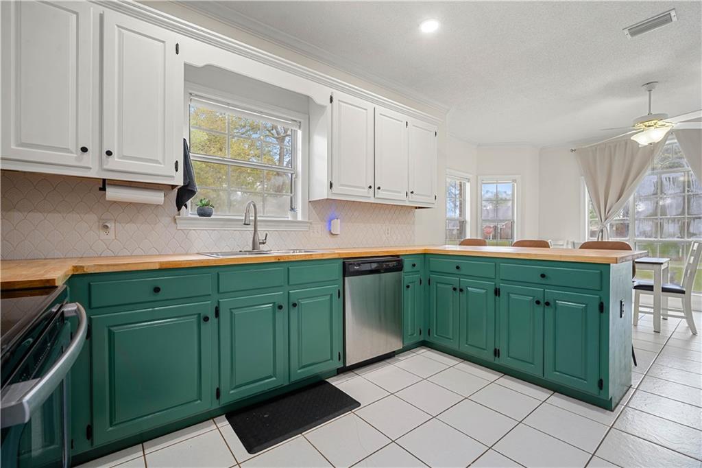 1578 Hunters Ridge Drive W