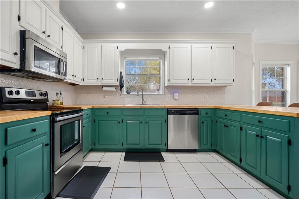 1578 Hunters Ridge Drive W