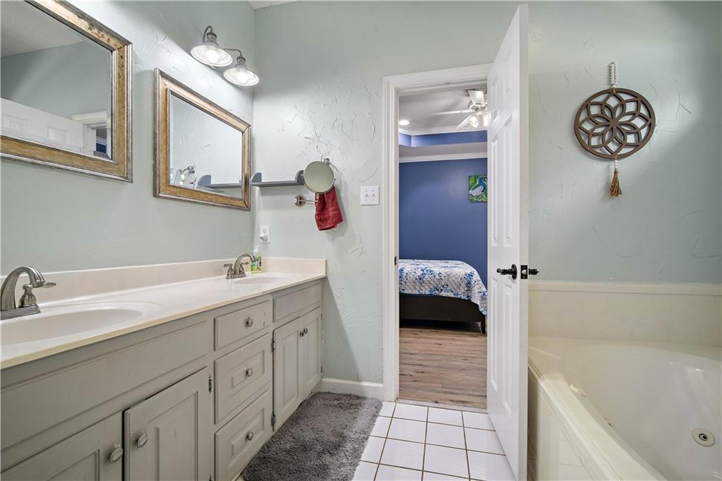 1578 Hunters Ridge Drive W