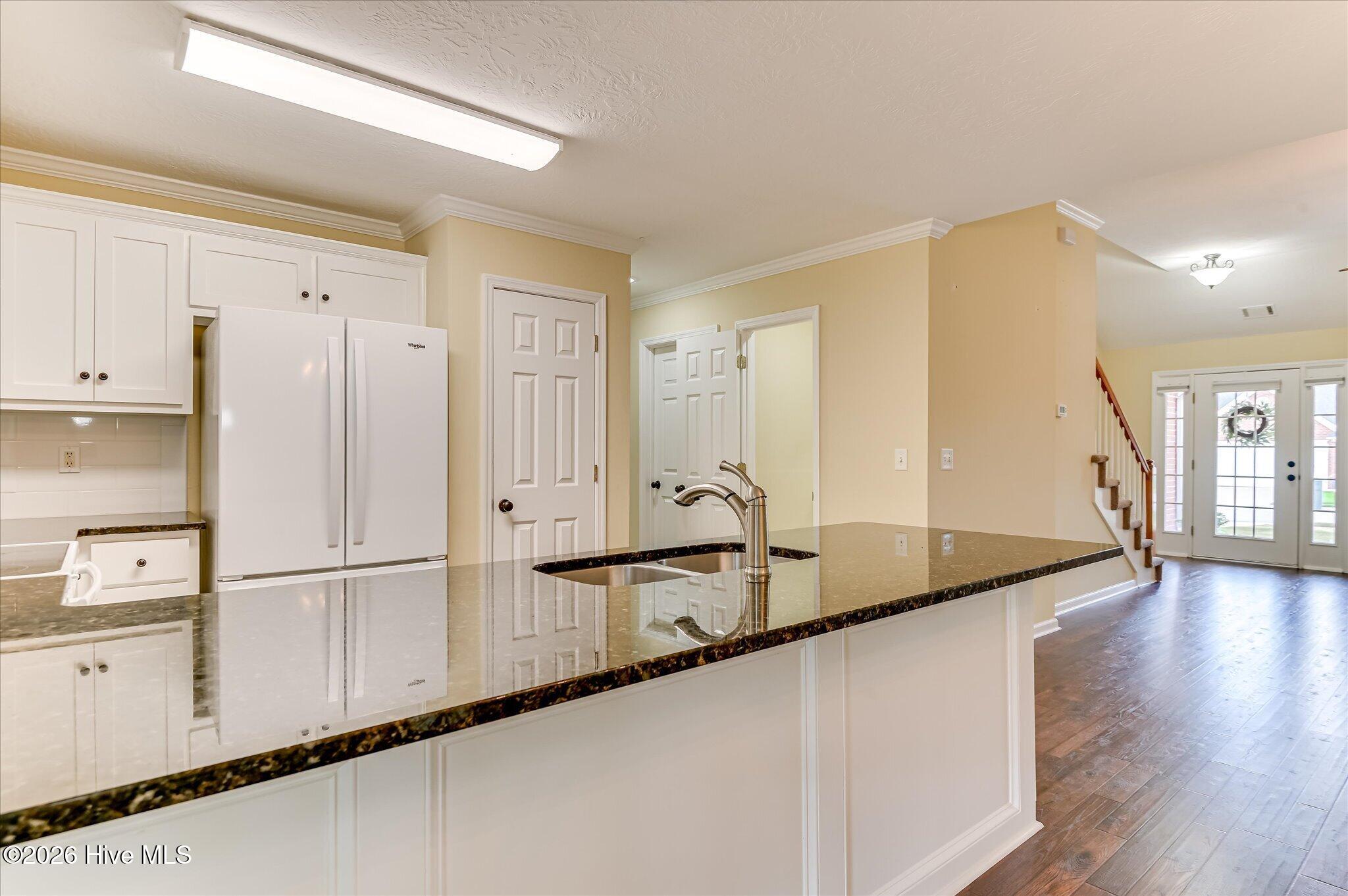 175 Village Parkway