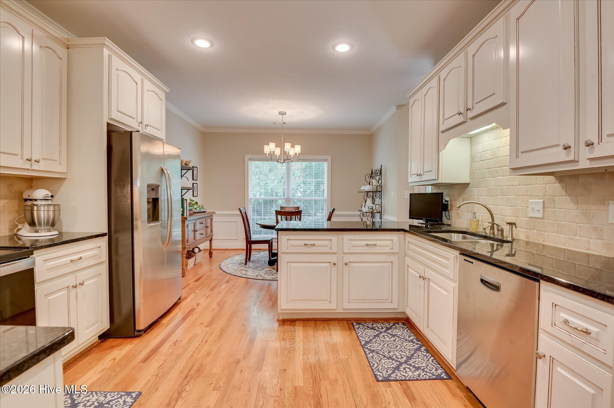 803 Leslie Court