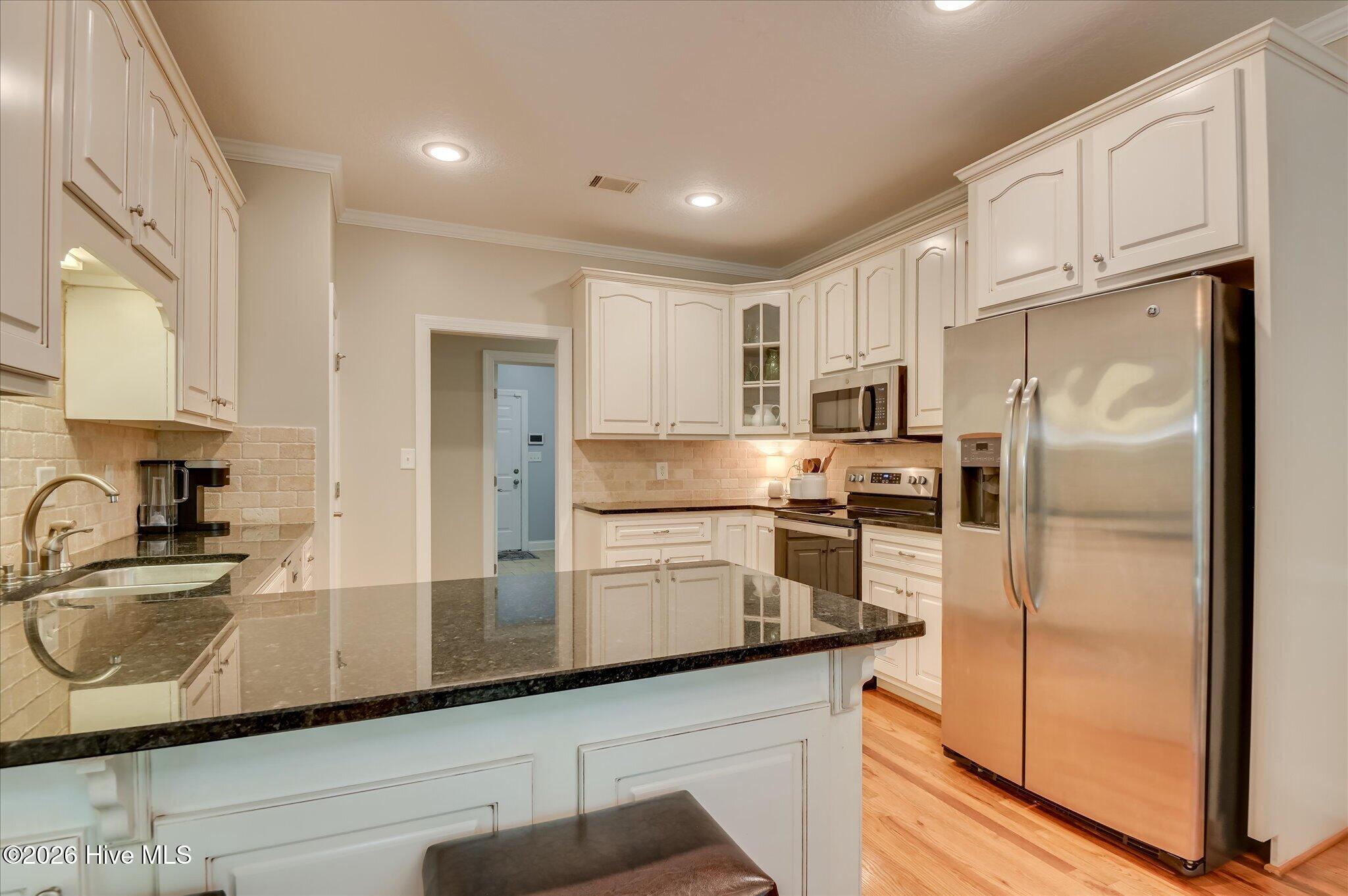 803 Leslie Court