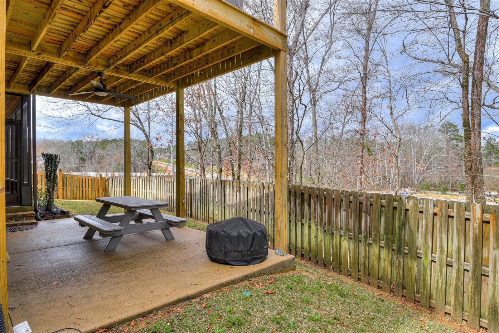 870 WILLOW Lake