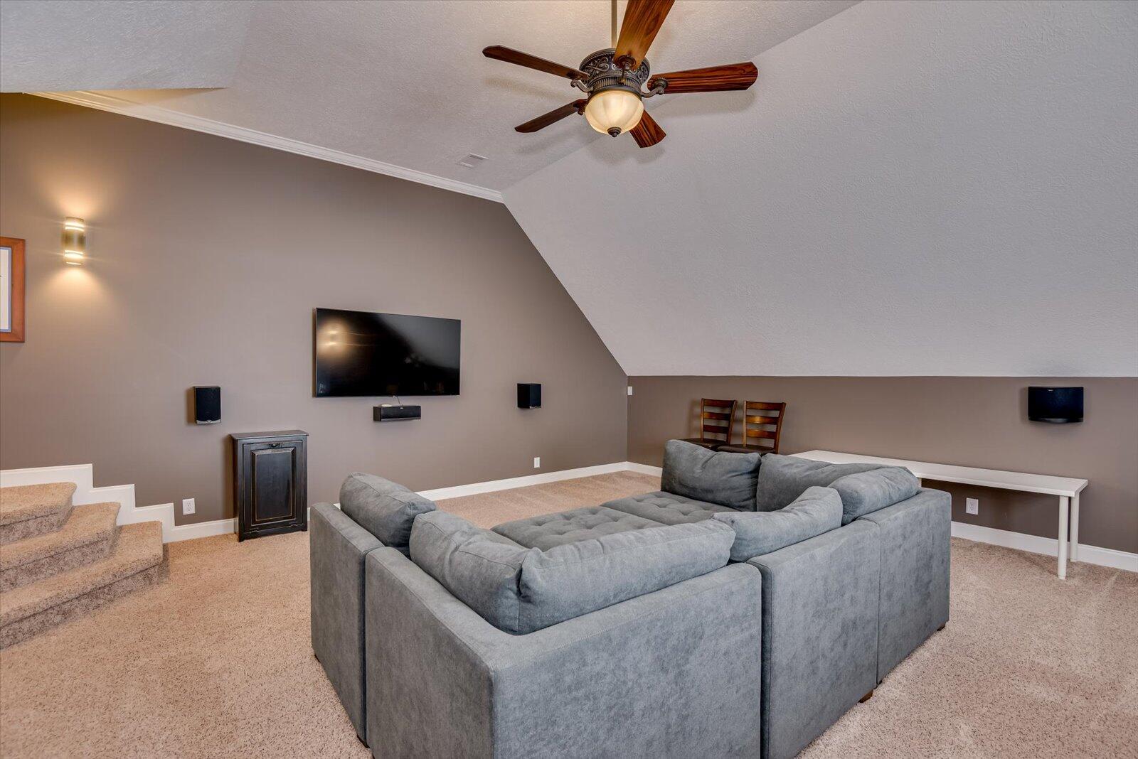 870 WILLOW Lake