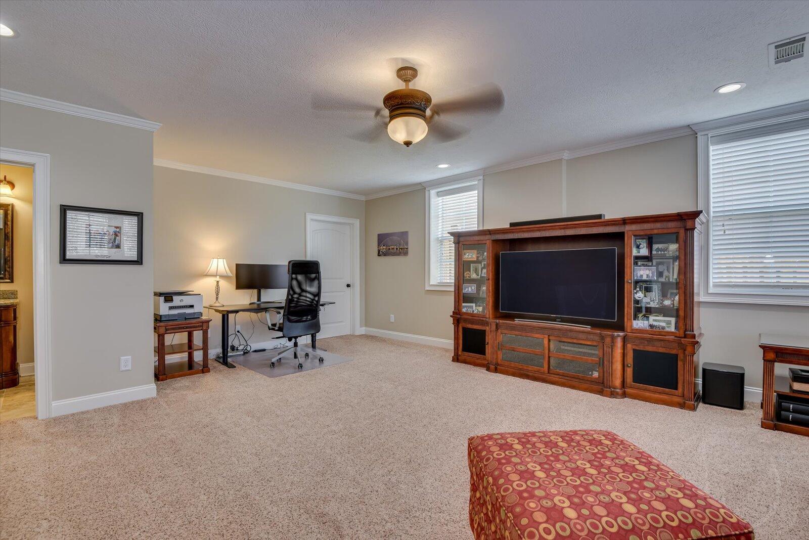 870 WILLOW Lake