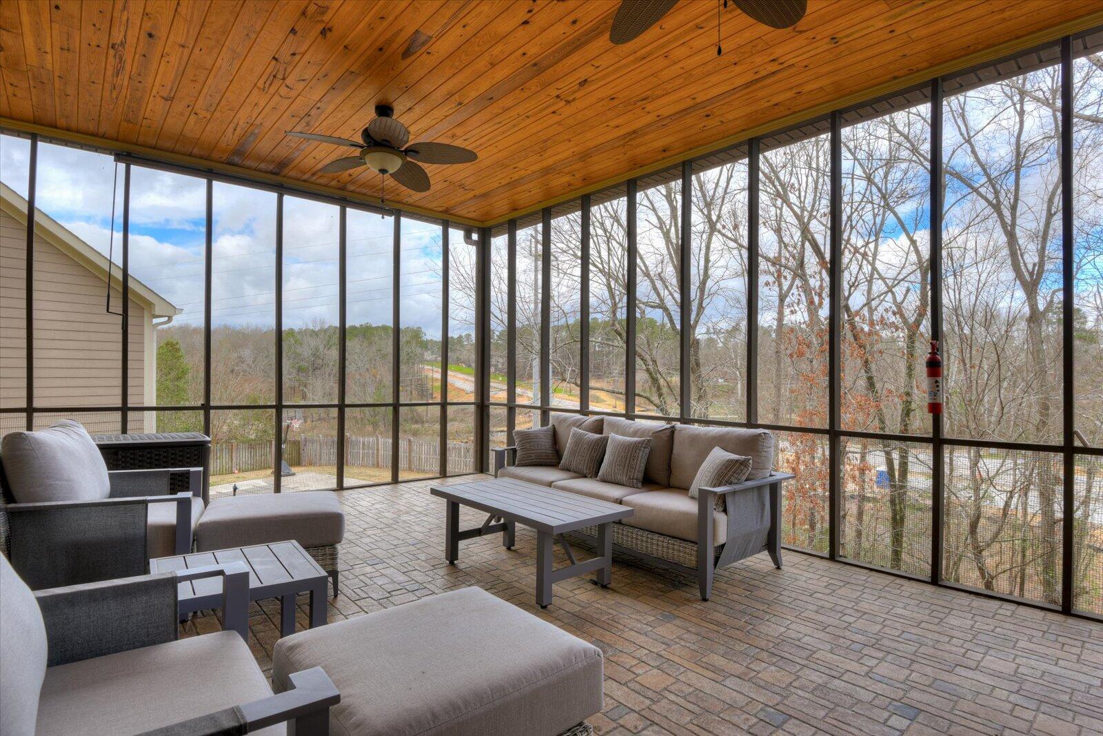 870 WILLOW Lake