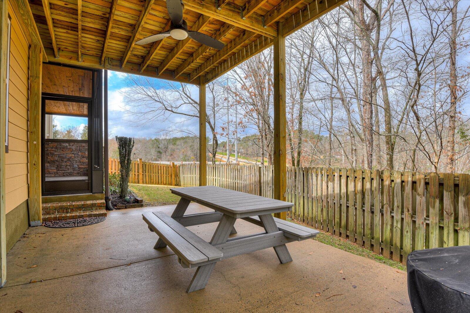 870 WILLOW Lake