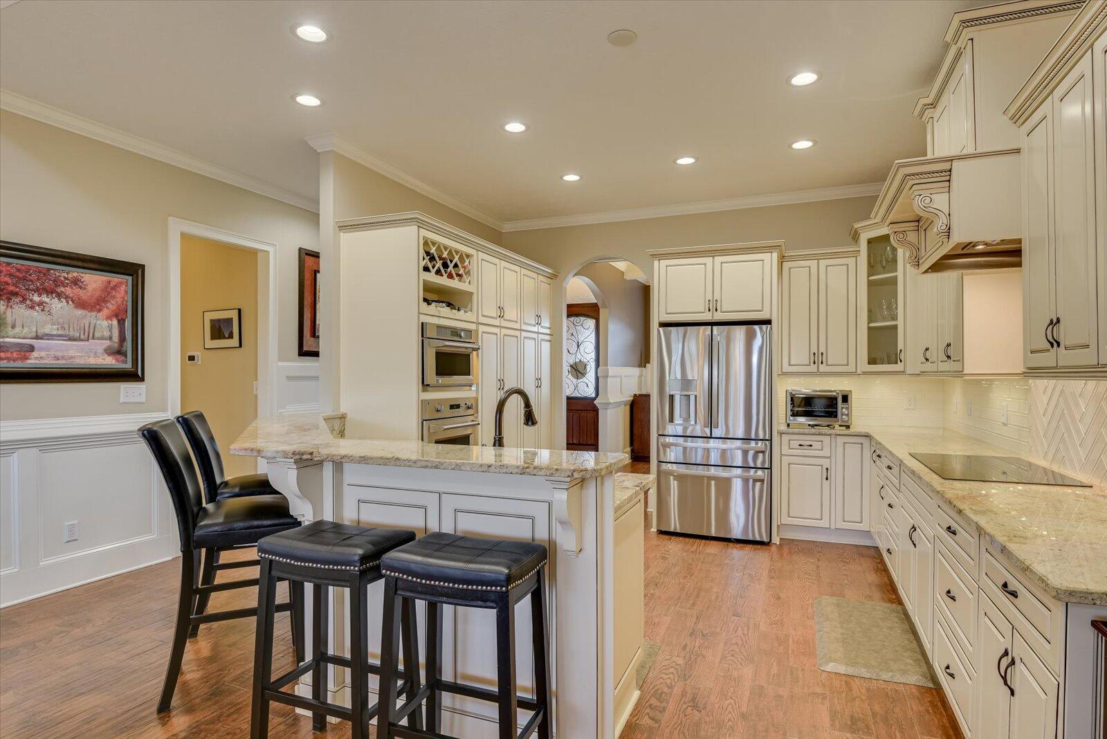 870 WILLOW Lake