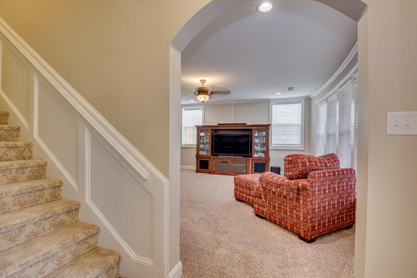 870 WILLOW Lake