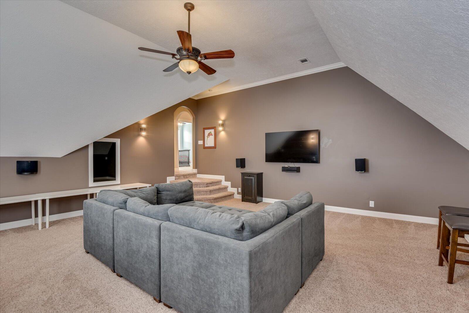870 WILLOW Lake