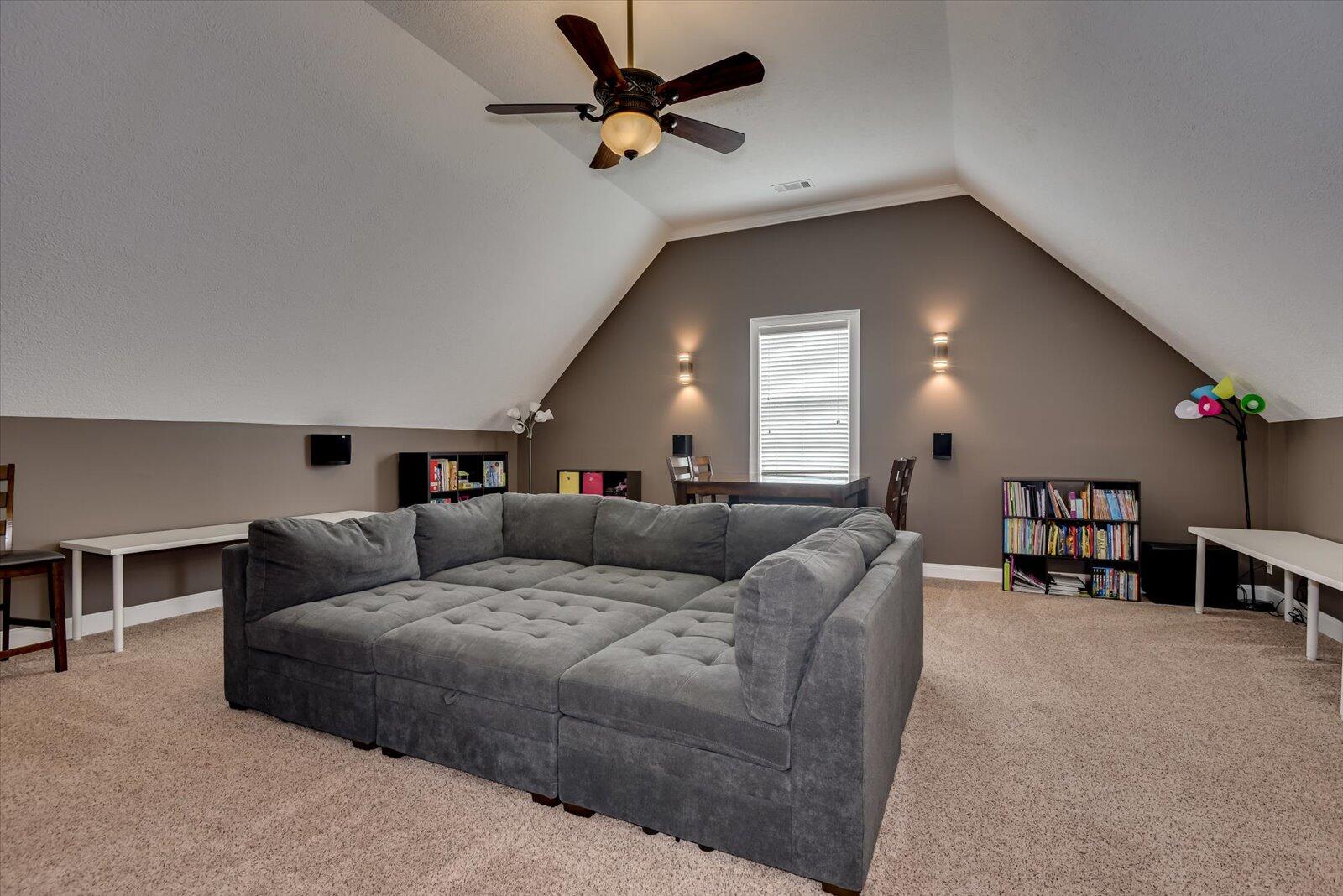 870 WILLOW Lake
