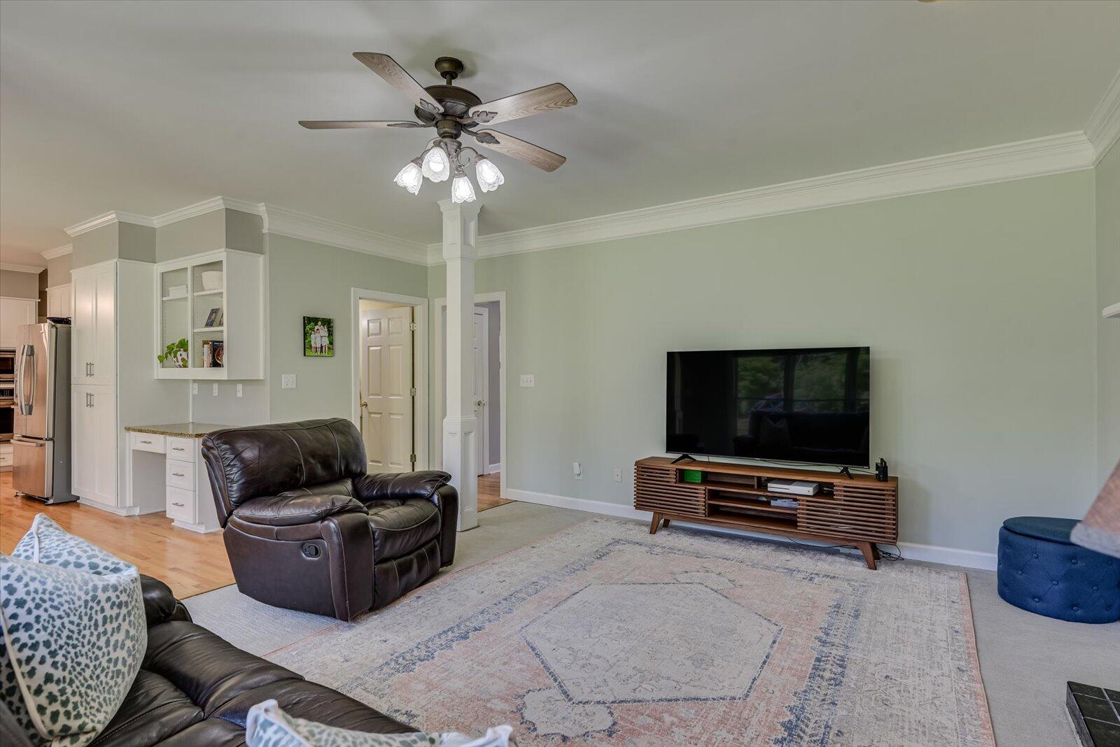 607 SPRING CREEK Lane