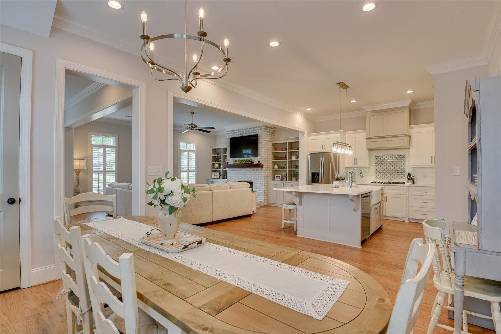 2096 EGRET Circle