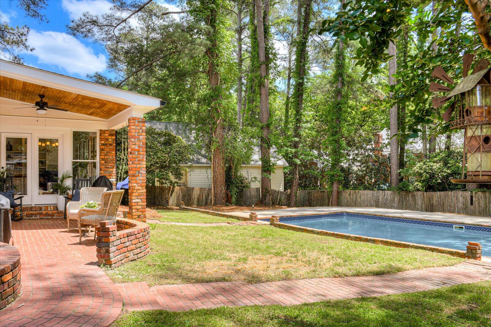 437 SCOTTS Way