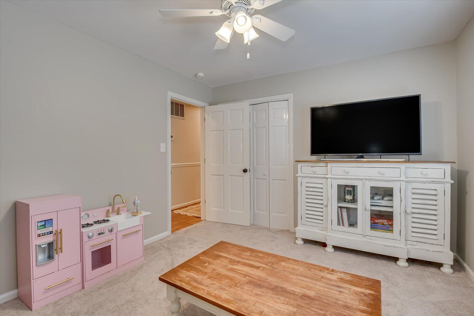 437 SCOTTS Way