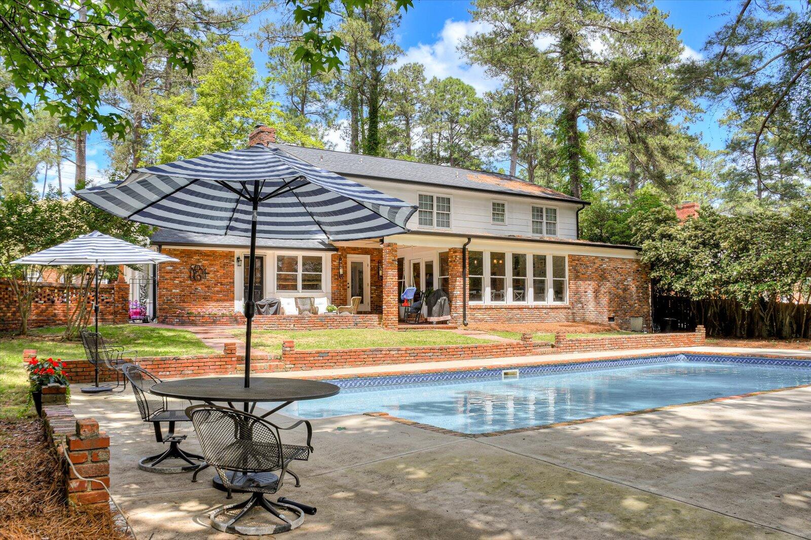 437 SCOTTS Way