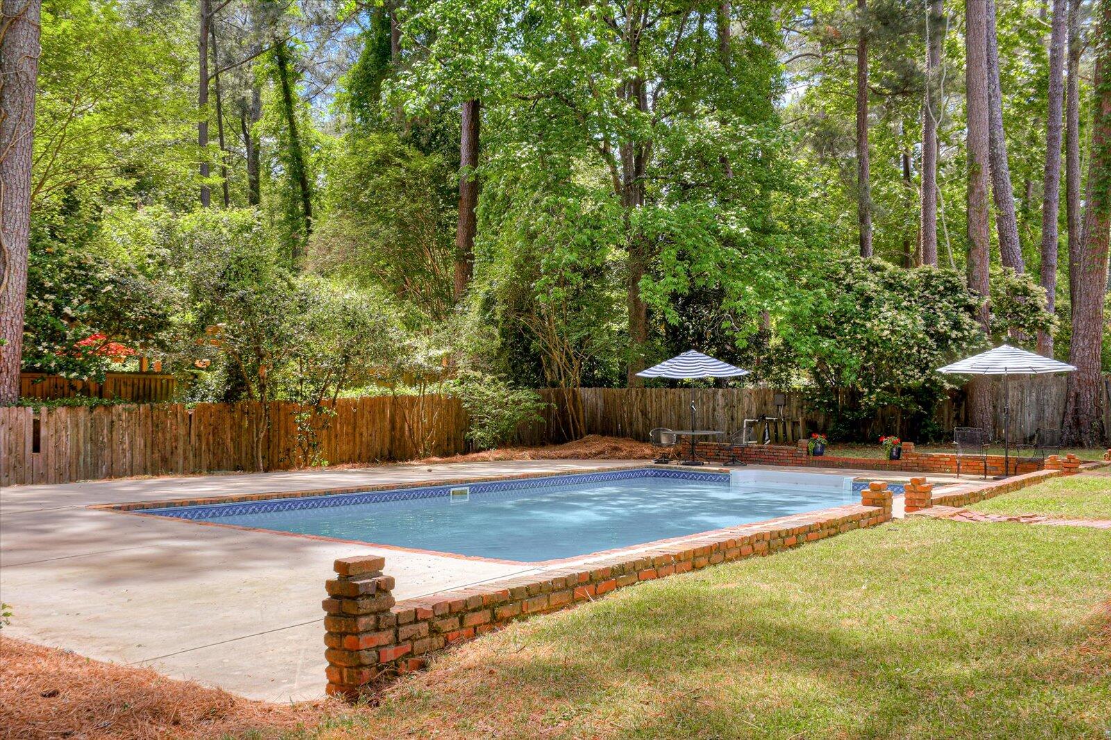 437 SCOTTS Way