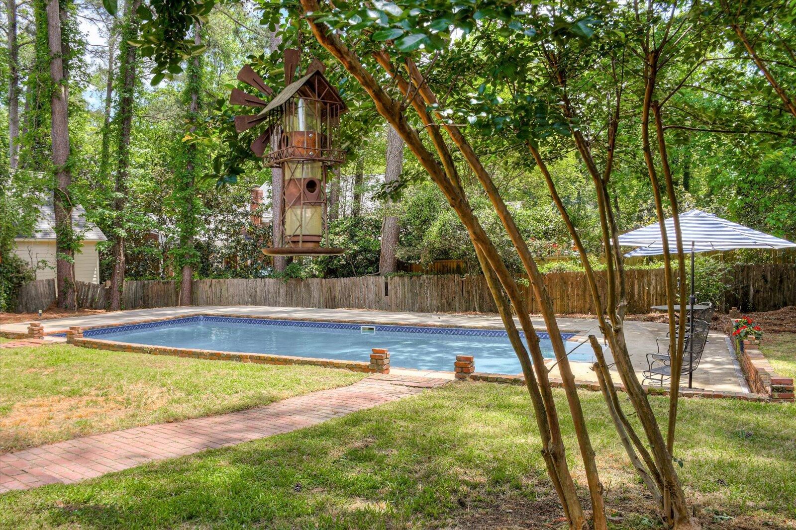 437 SCOTTS Way