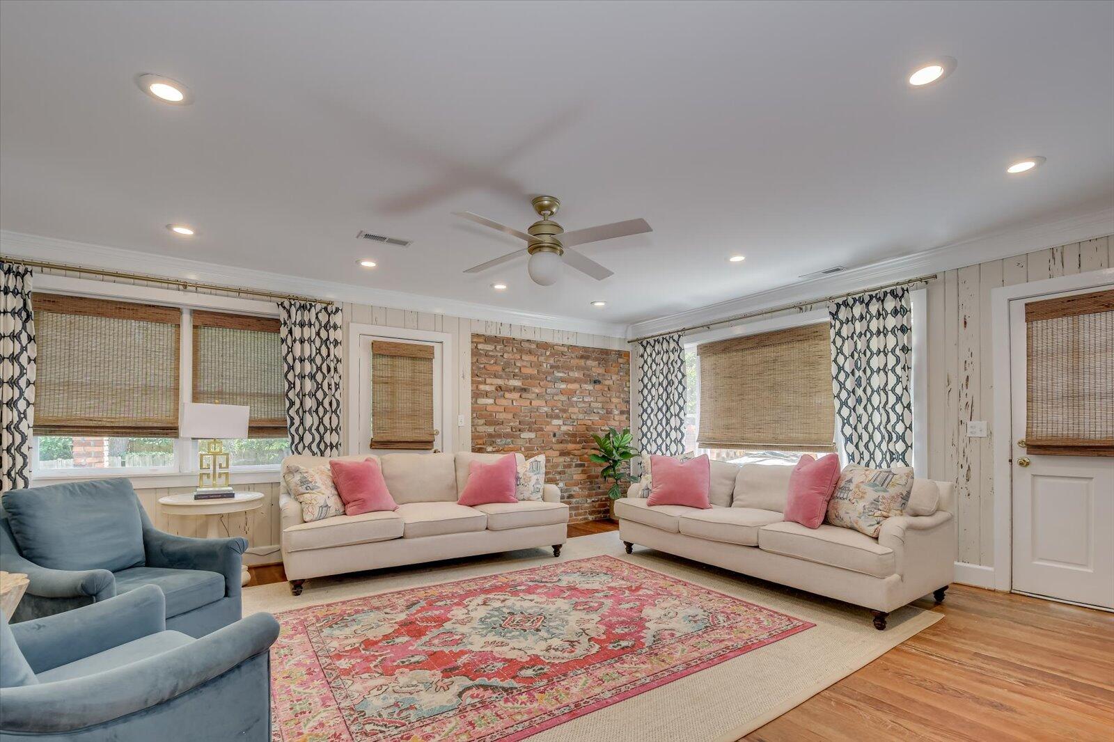 437 SCOTTS Way