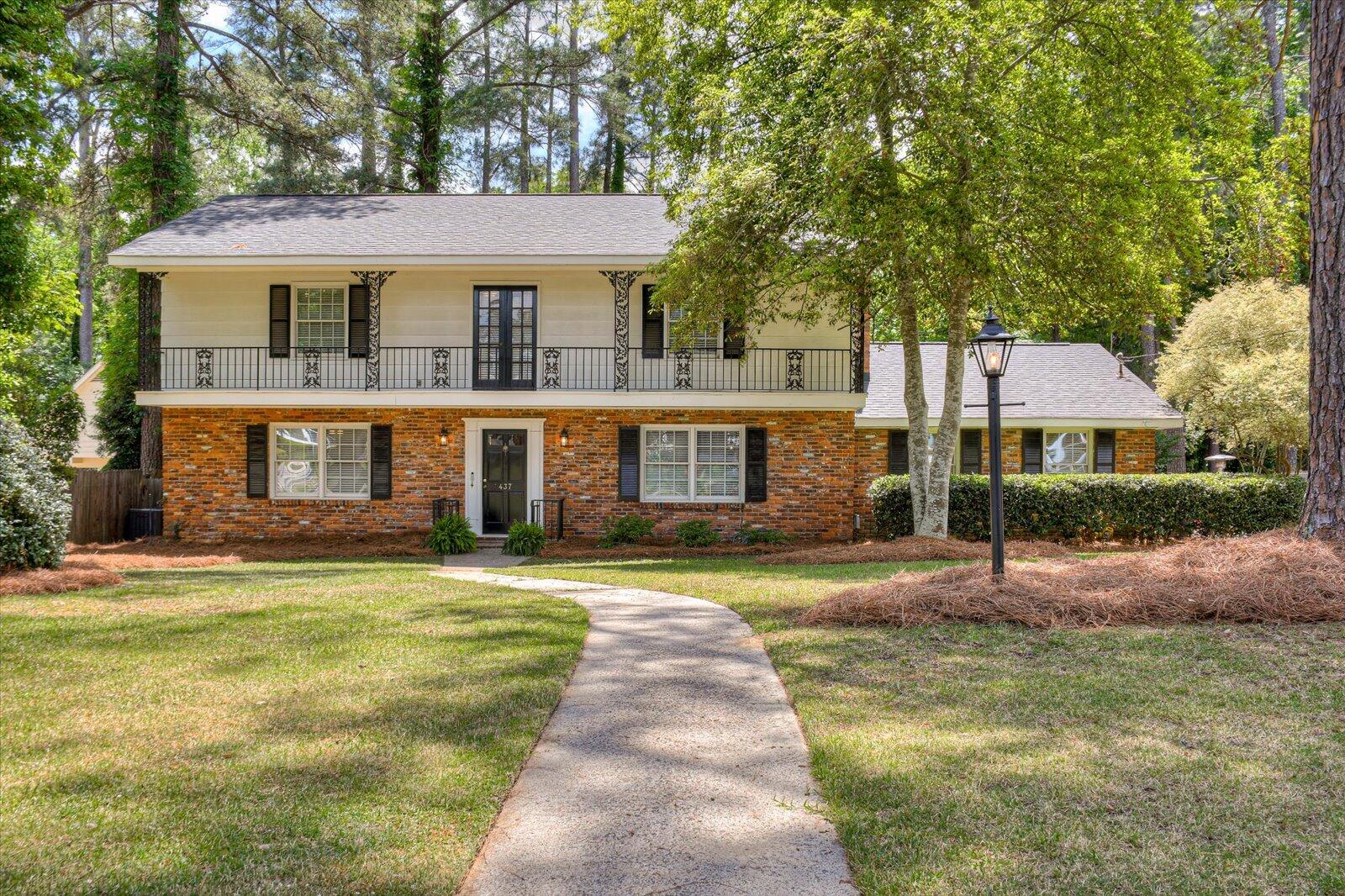 437 SCOTTS Way