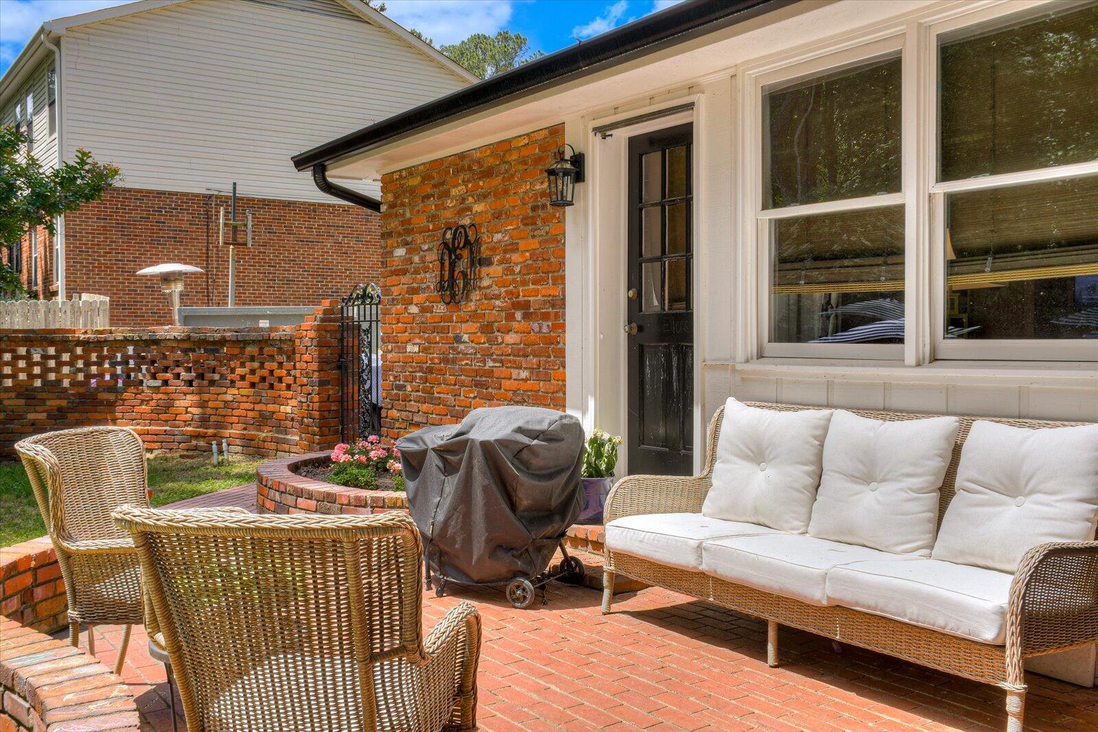 437 SCOTTS Way
