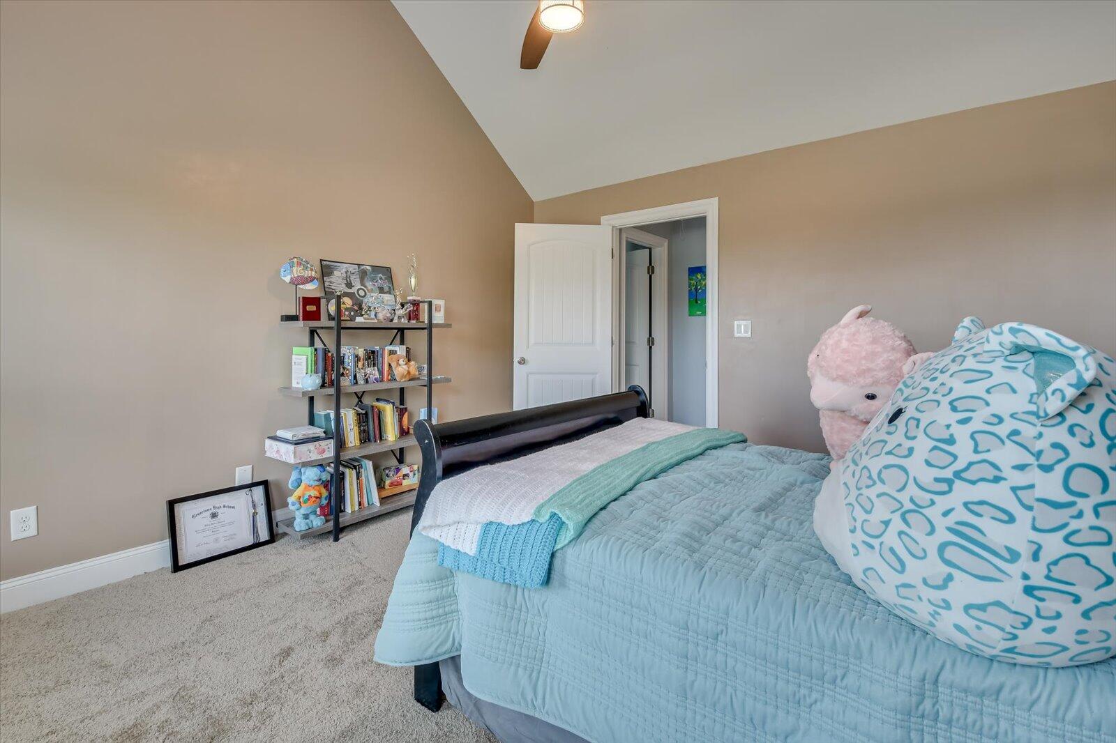 1421 DOOLEY Lane