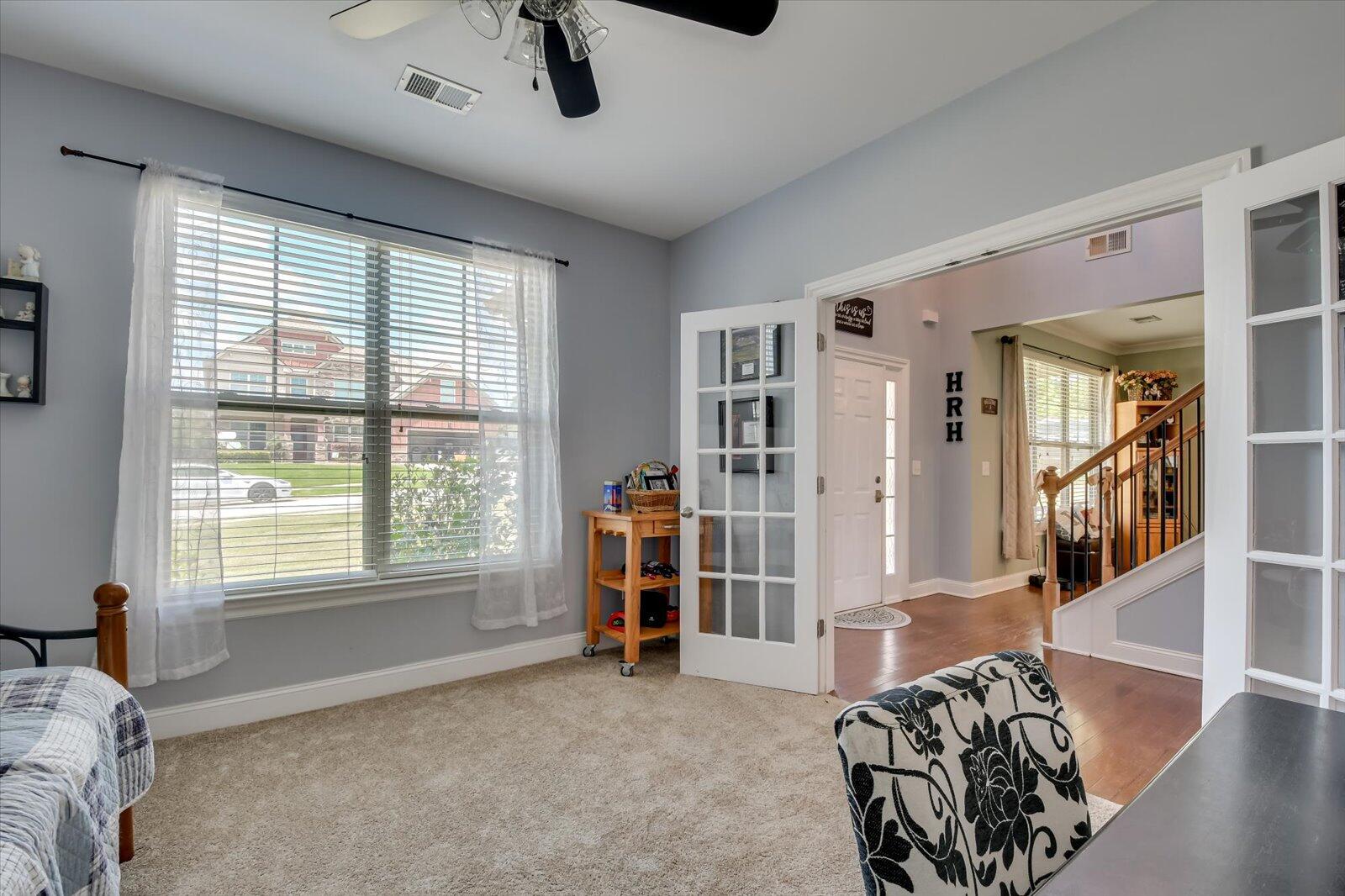 1421 DOOLEY Lane