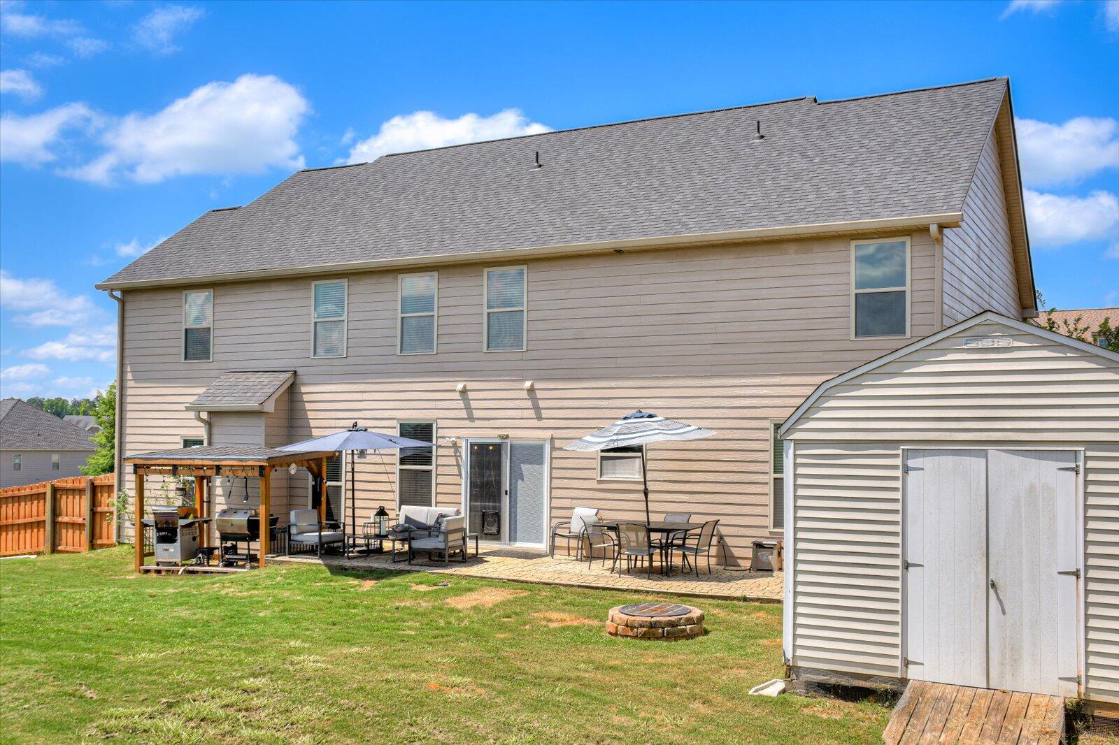 1421 DOOLEY Lane