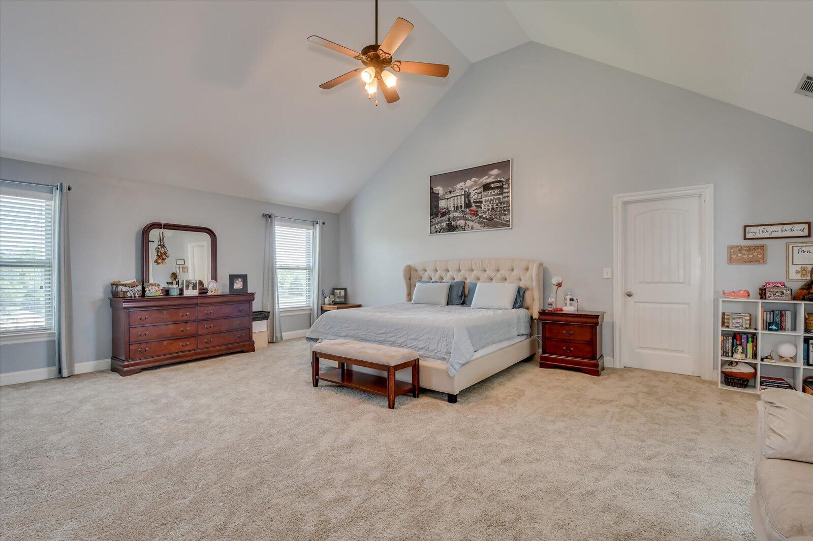 1421 DOOLEY Lane
