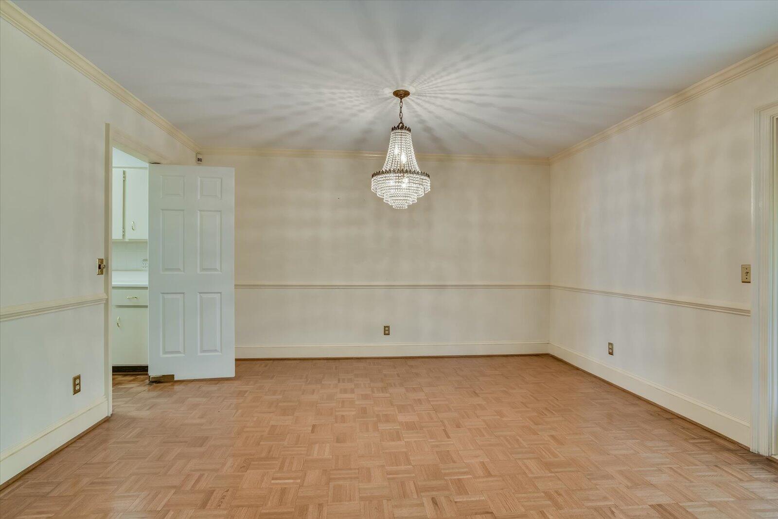 1215 MONTE SANO Avenue 4 4