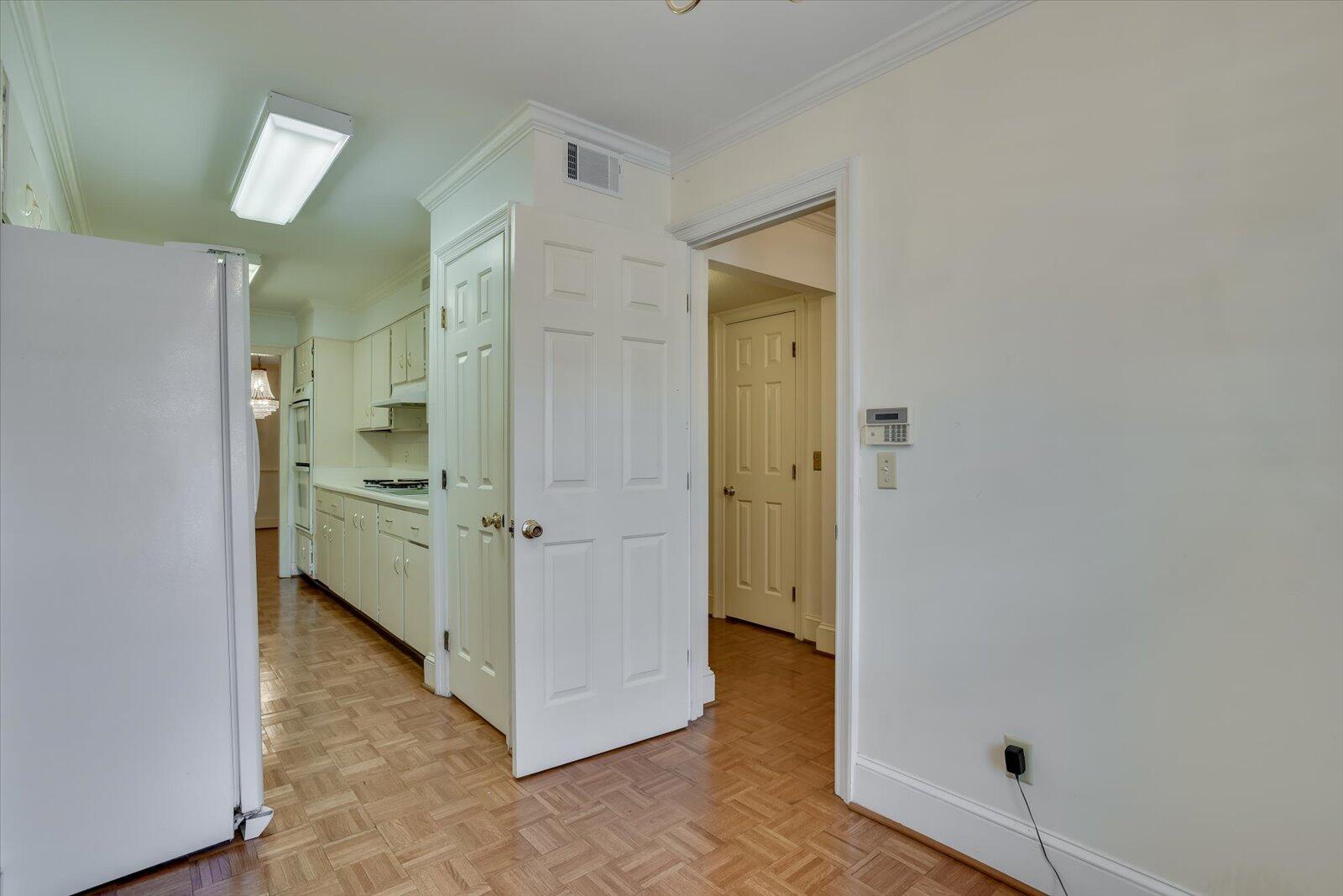 1215 MONTE SANO Avenue 4 4