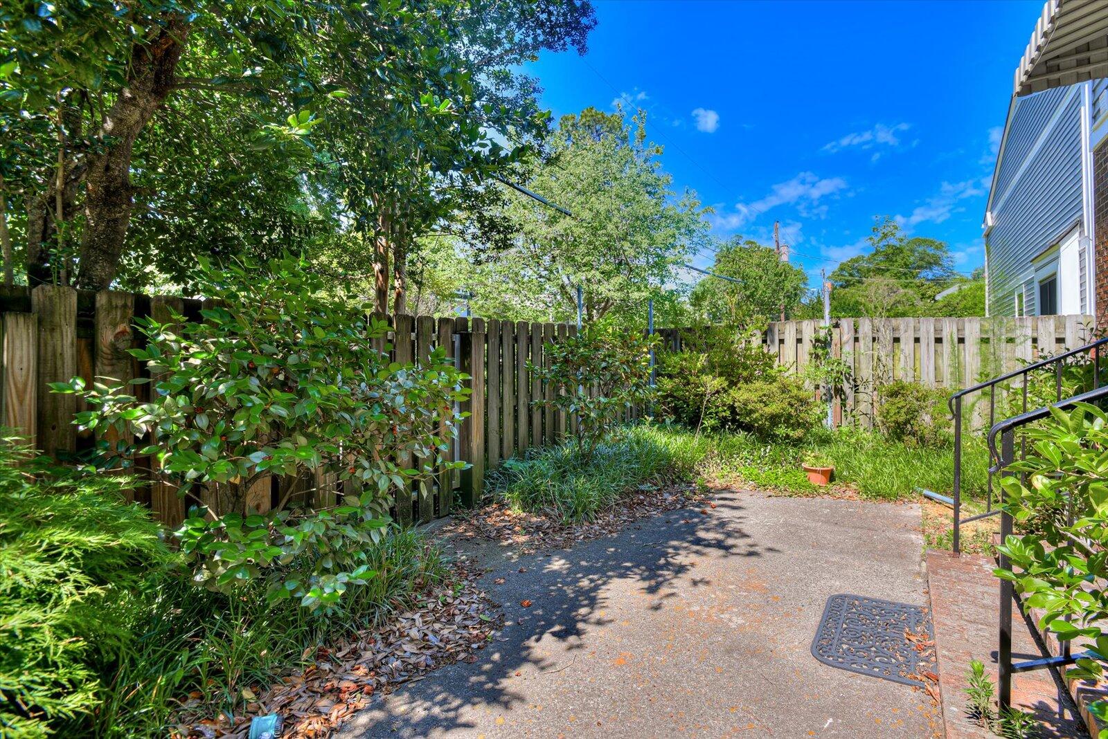 1215 MONTE SANO Avenue 4 4