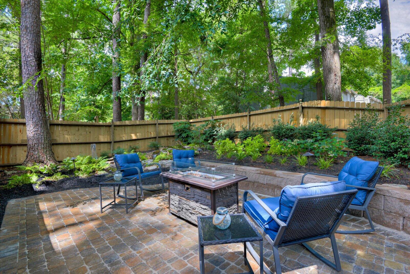 419 FOREST HILLS Drive