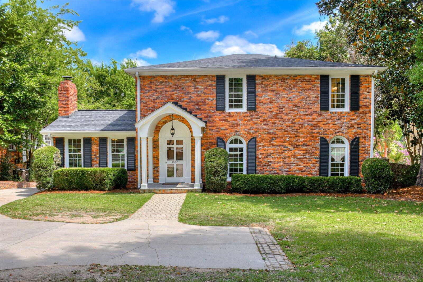 3005 LAKE FOREST Drive