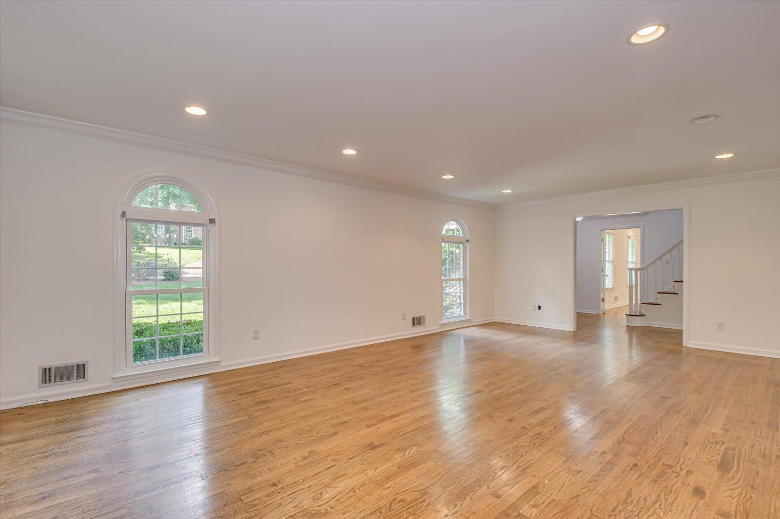 3005 LAKE FOREST Drive