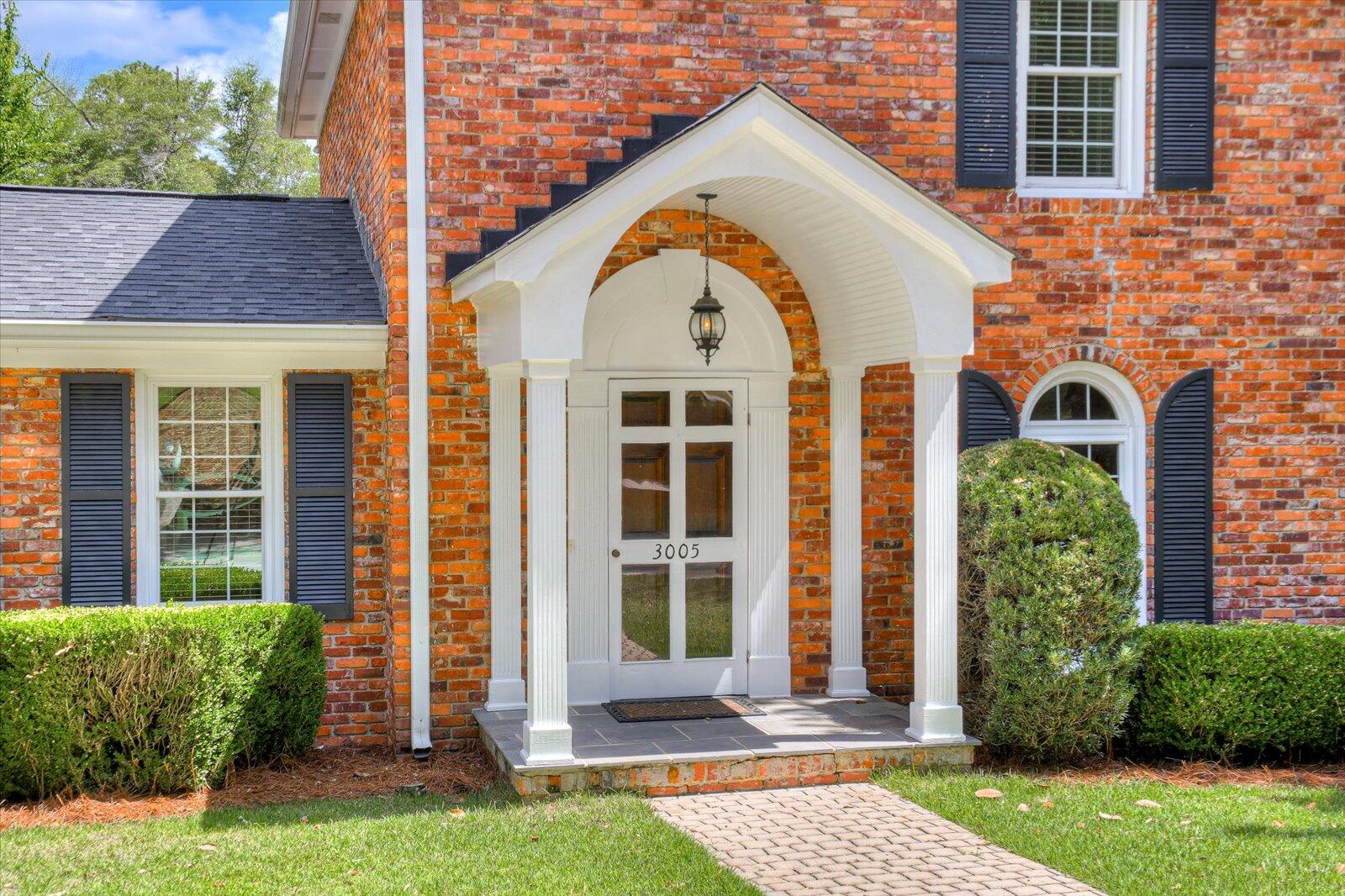 3005 LAKE FOREST Drive