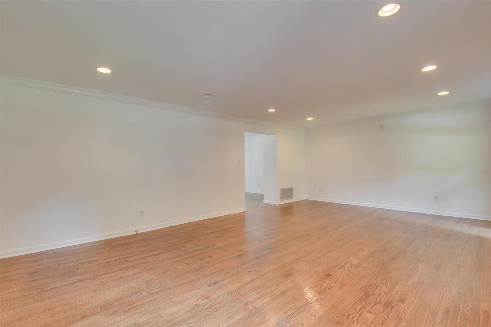 3005 LAKE FOREST Drive