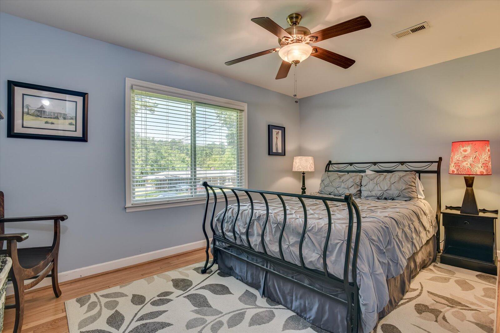 2407 W VINELAND Road