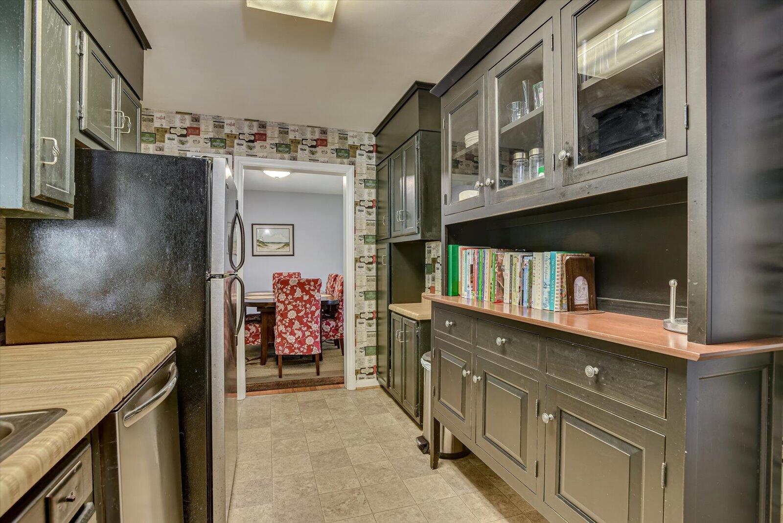 2407 W VINELAND Road