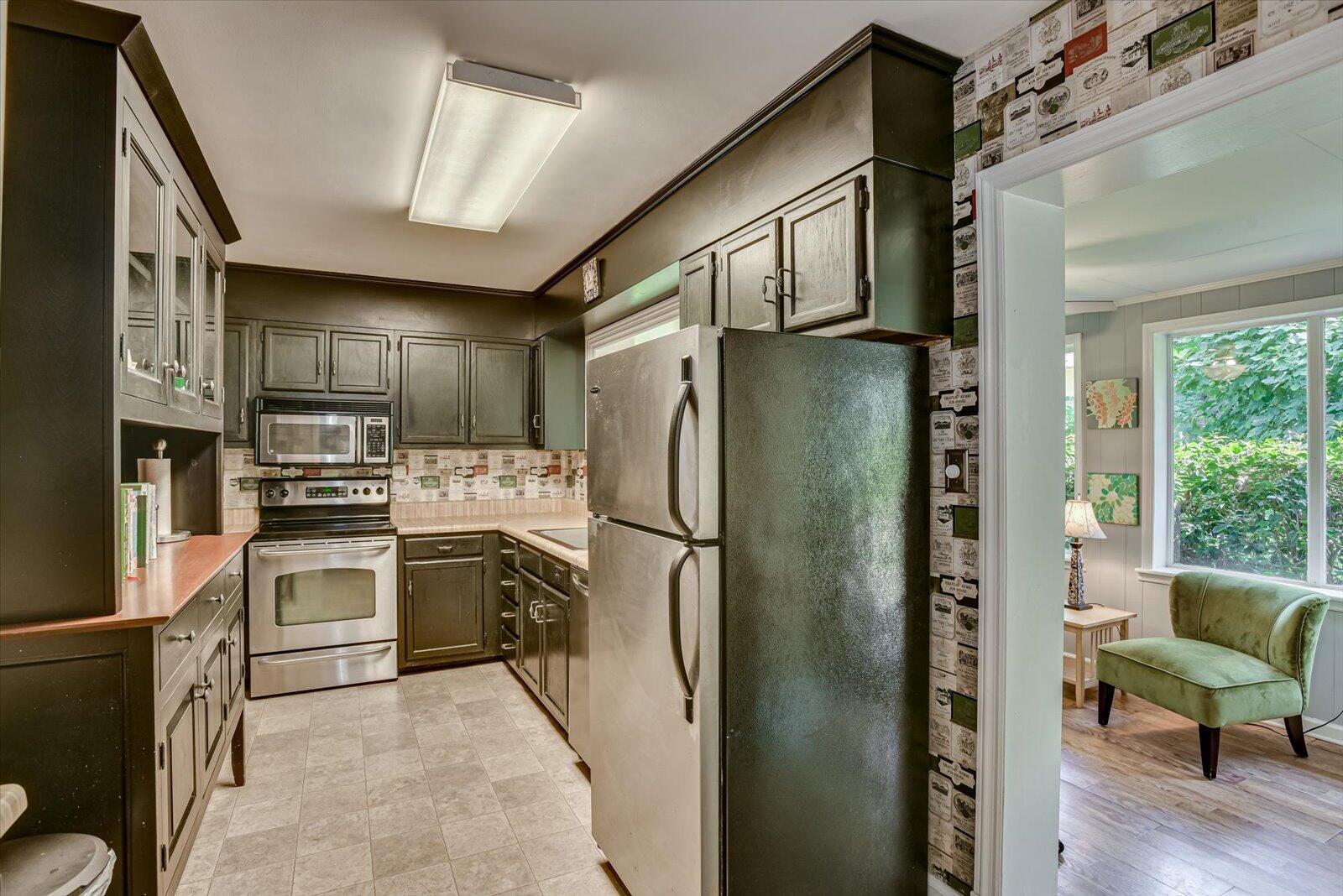2407 W VINELAND Road
