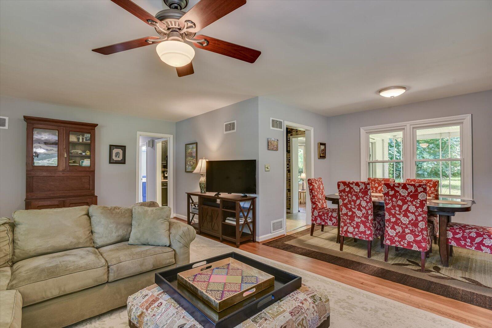 2407 W VINELAND Road