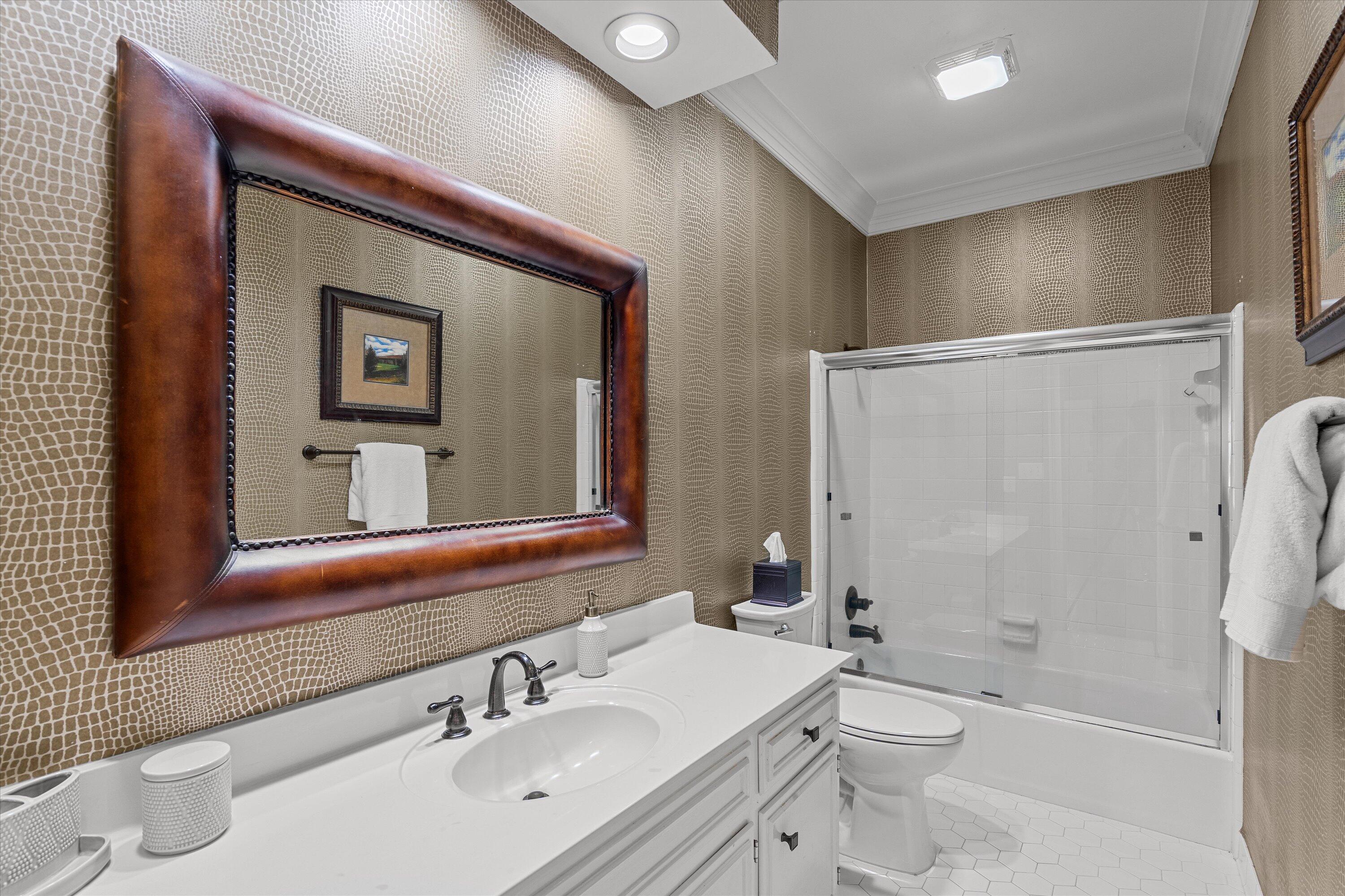 2807 PEACHTREE Place