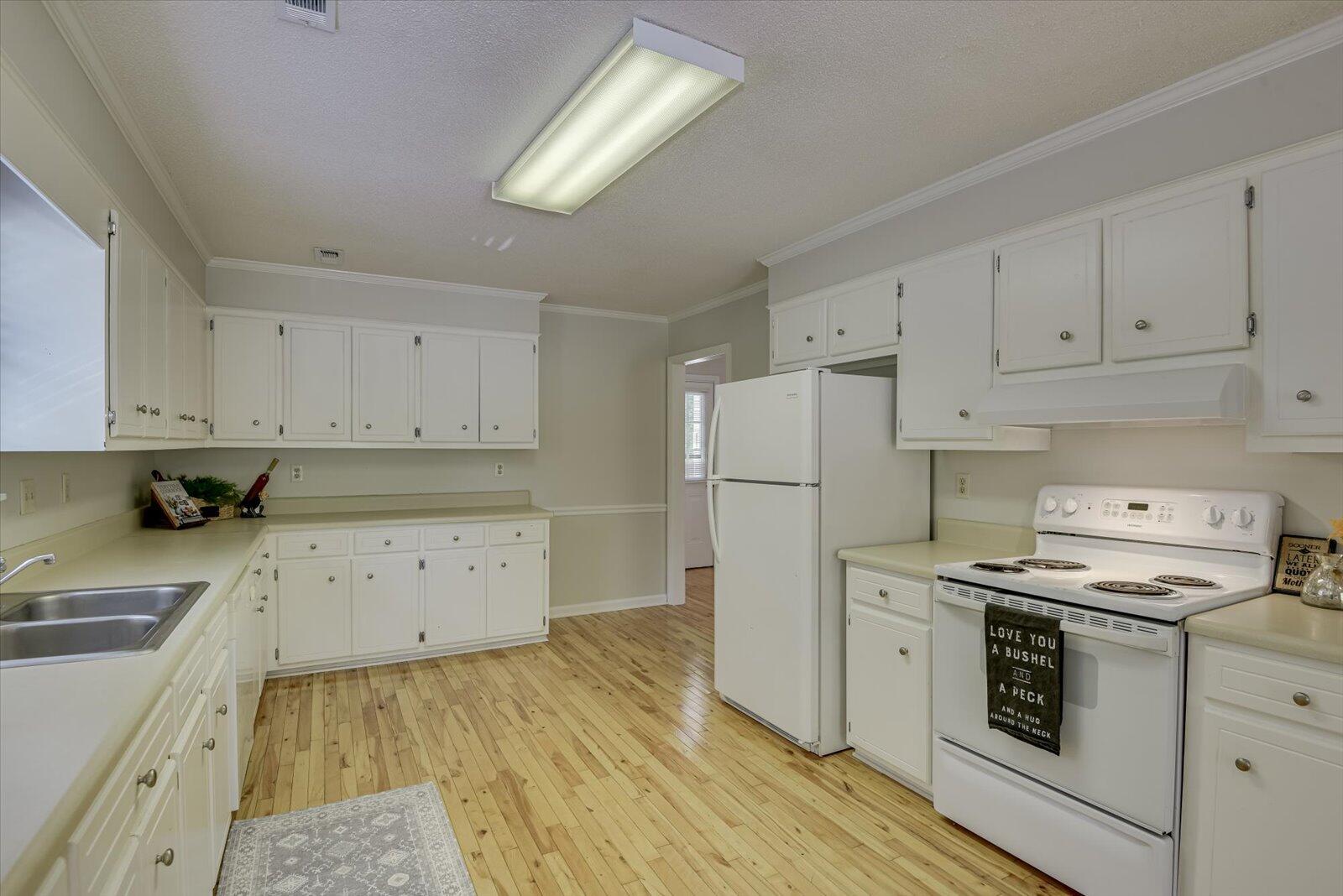 4326 THRUSH Court