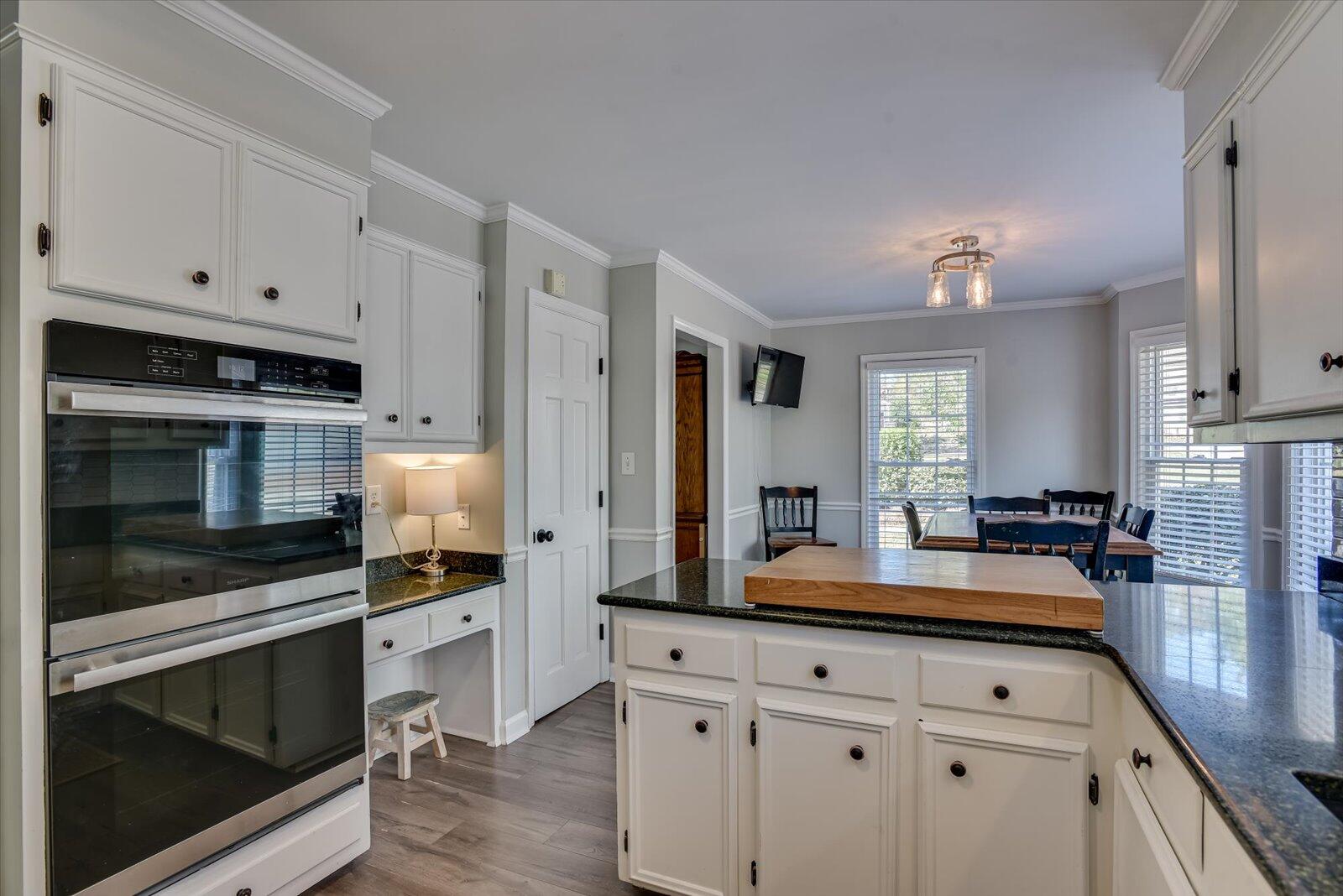 3406 KERRY Place