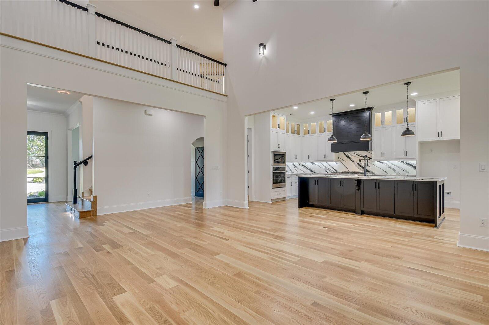 3761 KNOB HILL FARM Road