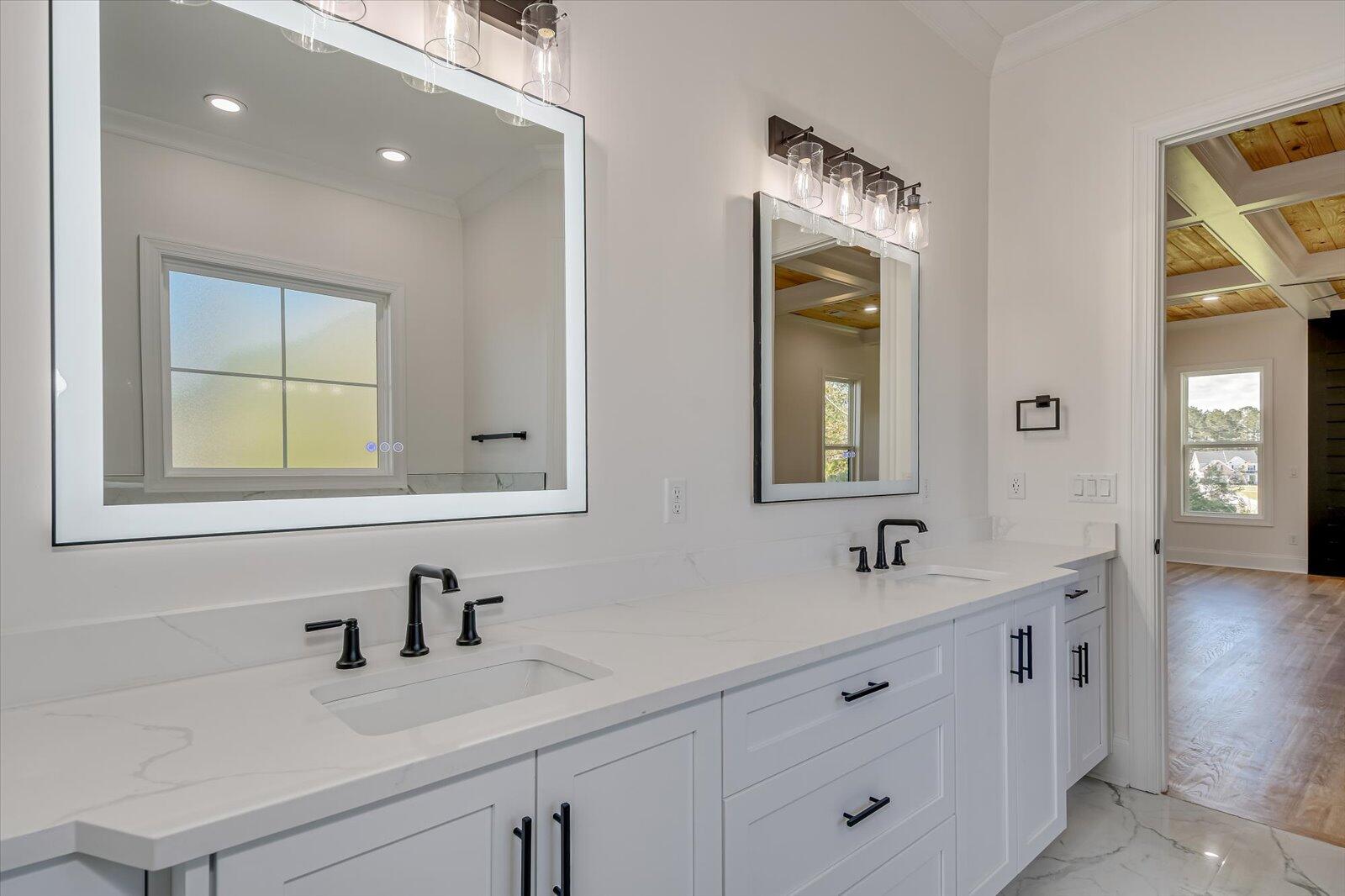 3761 KNOB HILL FARM Road