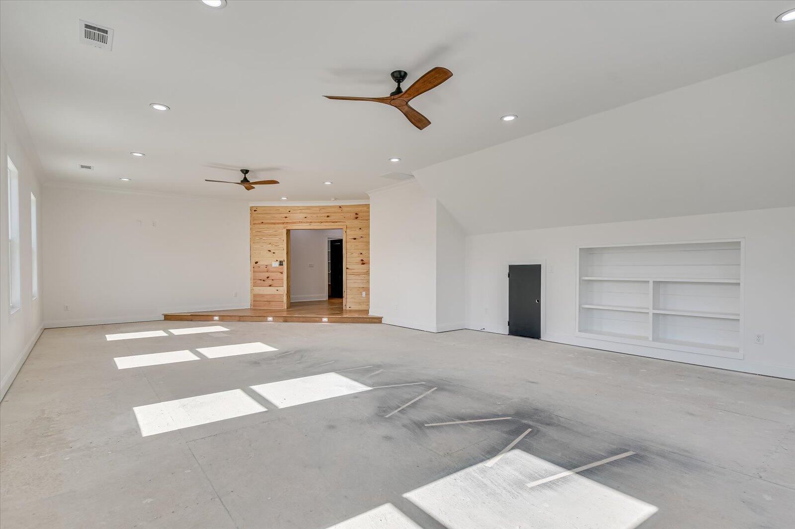 3761 KNOB HILL FARM Road