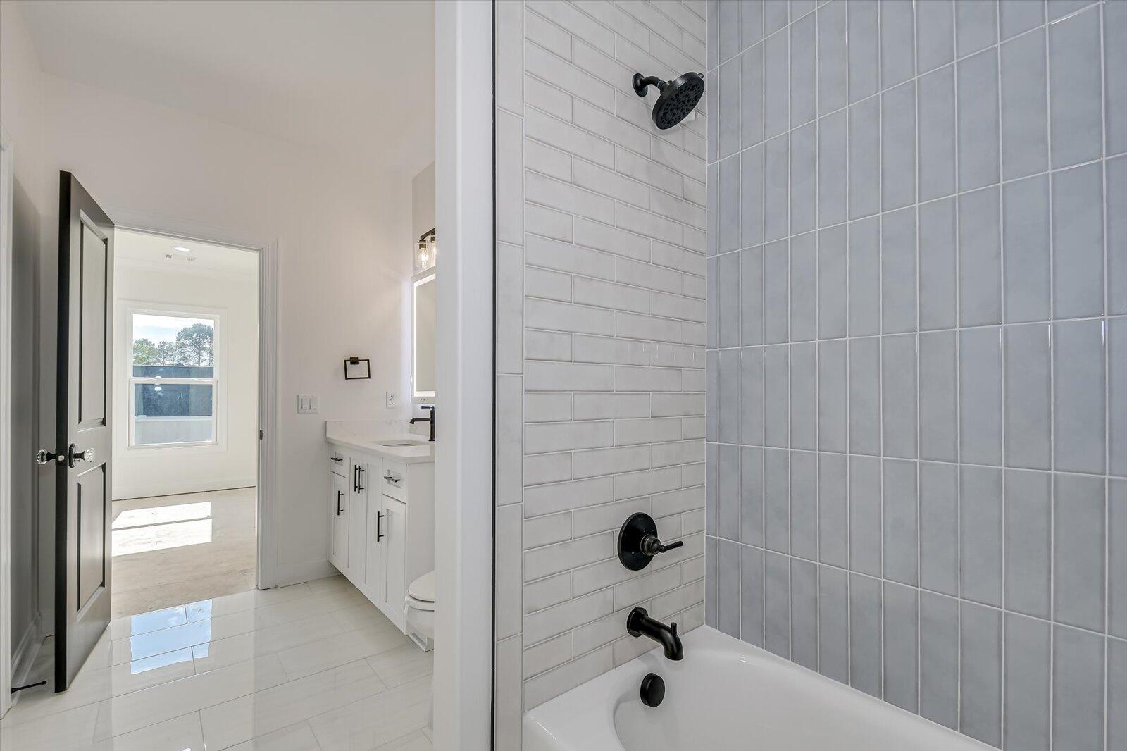 3761 KNOB HILL FARM Road