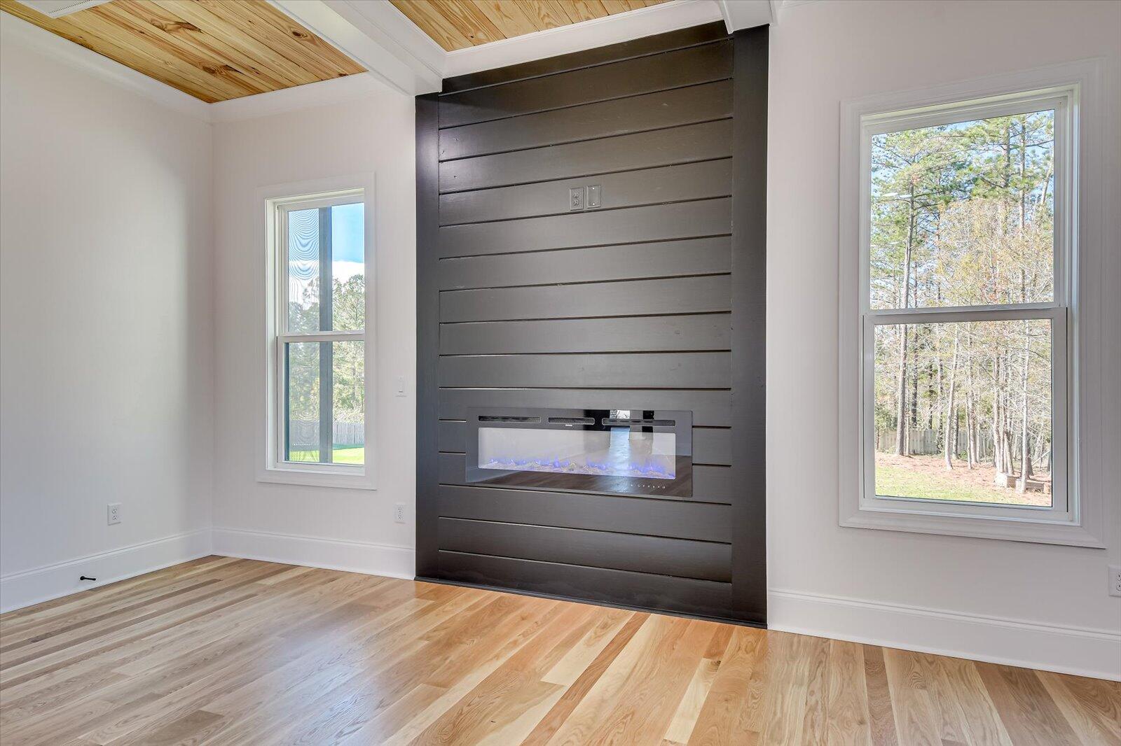 3761 KNOB HILL FARM Road