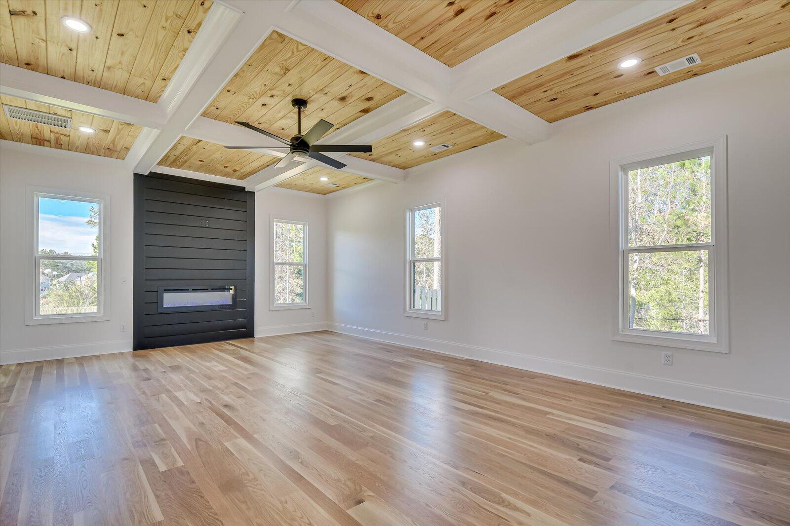 3761 KNOB HILL FARM Road